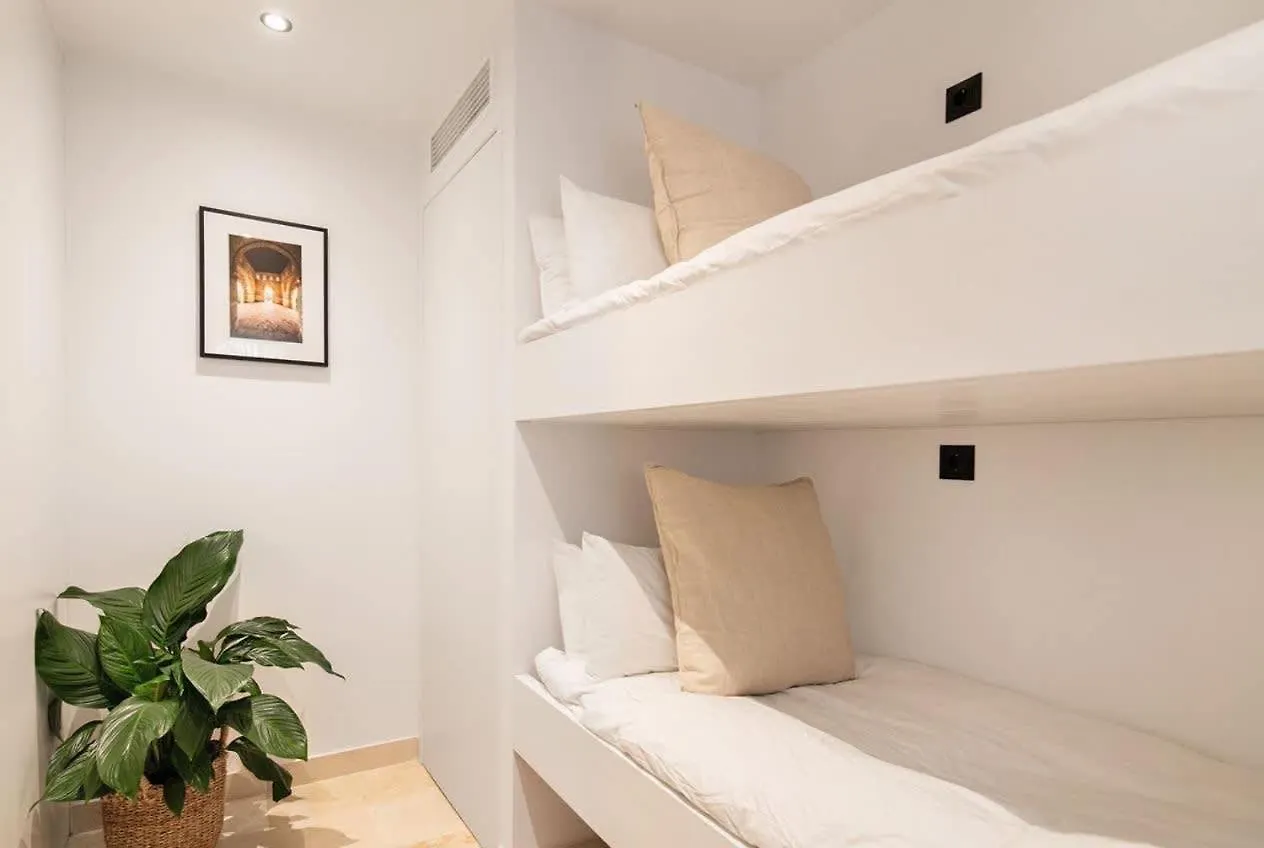 Casa Linda Terrace Pool Modern Apartment Benahavis 0*,  Spain